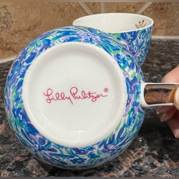 Host Pick  Lily Pulitzer Set of 2 coffee mugs - Picture 4 of 5